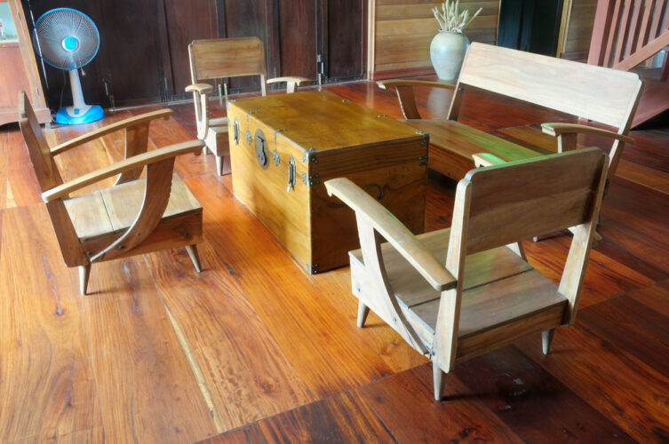 refinishing outdoor teak furniture