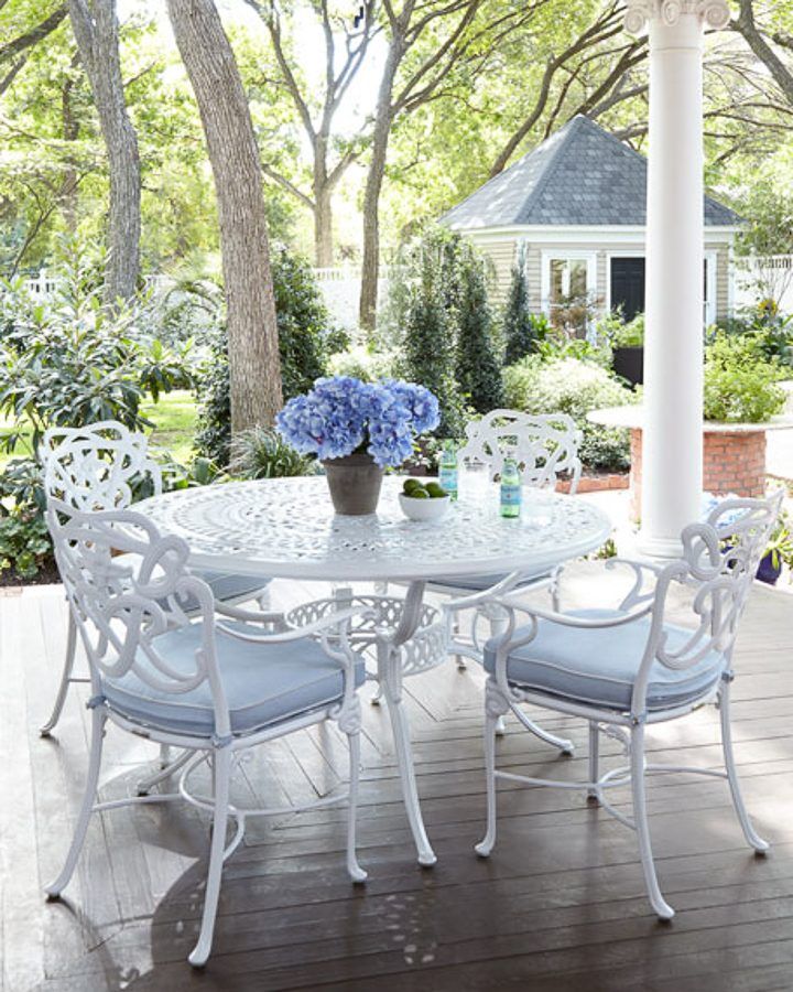 Painting metal outdoor furniture is a fantastic way