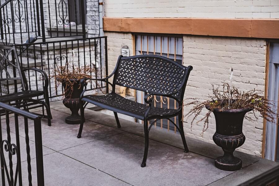 how to restore outdoor metal furniture