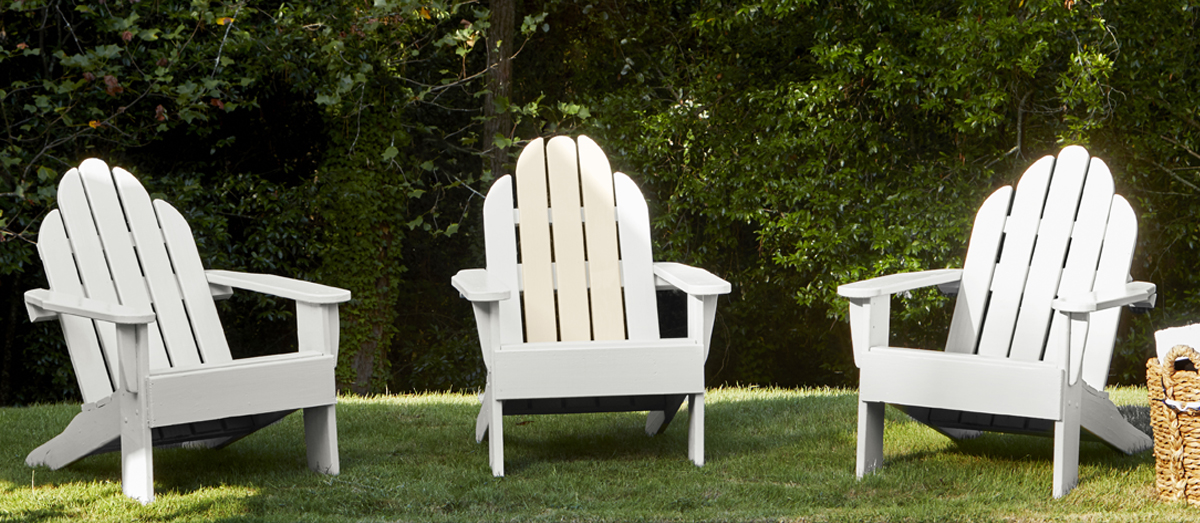 painting outdoor wood furniture