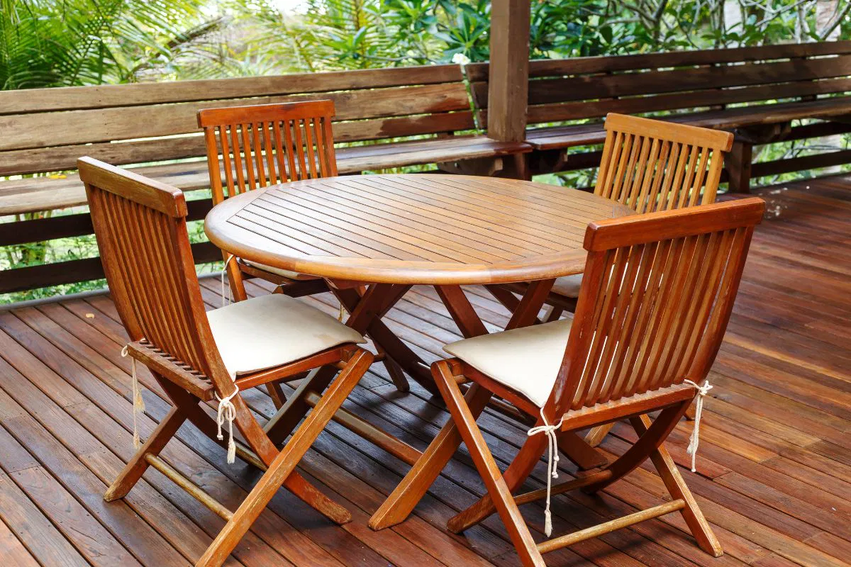 Outdoor teak furniture adds elegance and functionality