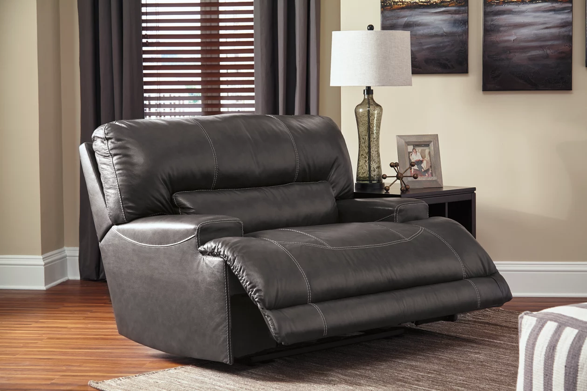 Exploring the Appeal of Oversized Leather Recliners插图3