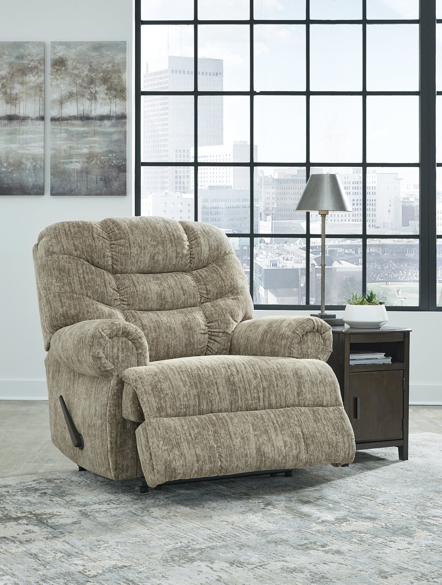 Space-Saving Solutions: Maximizing Comfort with a Wall Recliner插图4