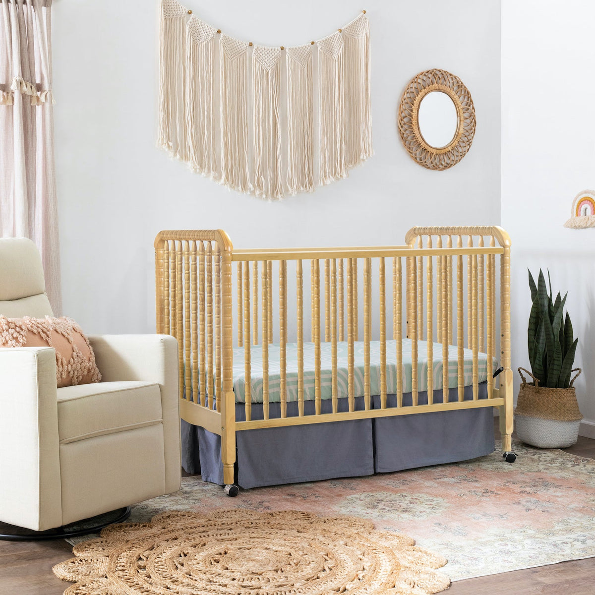 Exploring the Davinci Jenny Lind Crib for Your Baby’s Nursery插图4