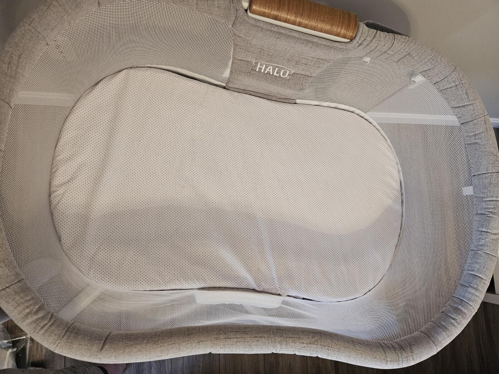 Nursery Comfort Redefined: The Halo Luxe Bassinet Review插图4