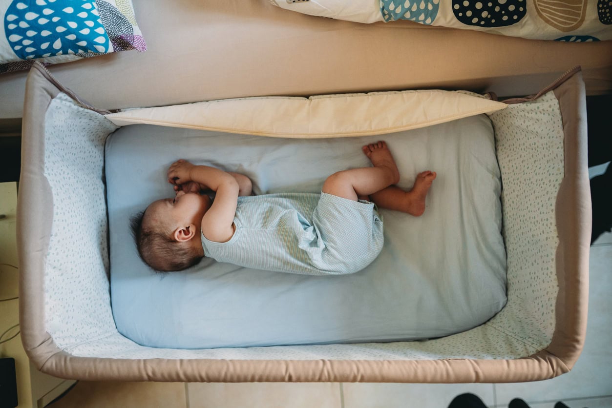 how to transition from bassinet to crib