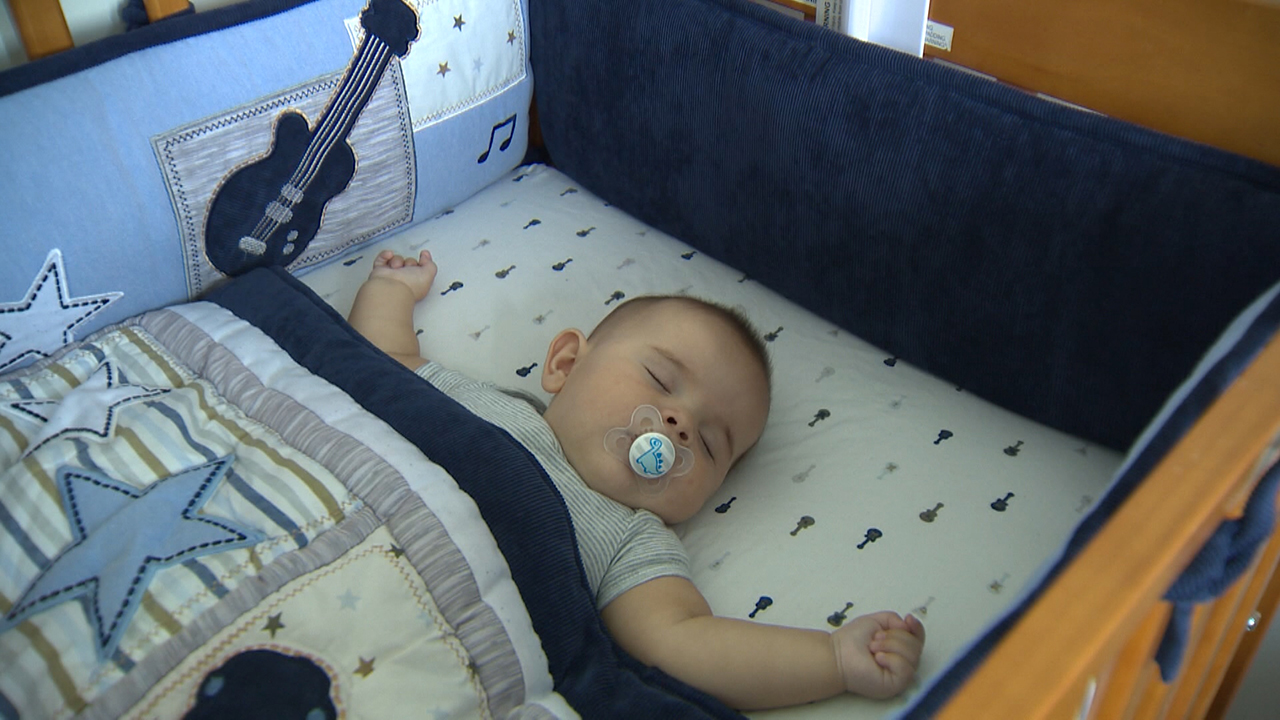 how long should a baby sleep in a bassinet