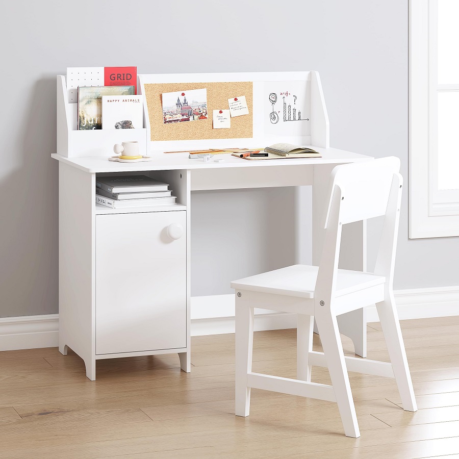 kids wooden desk
