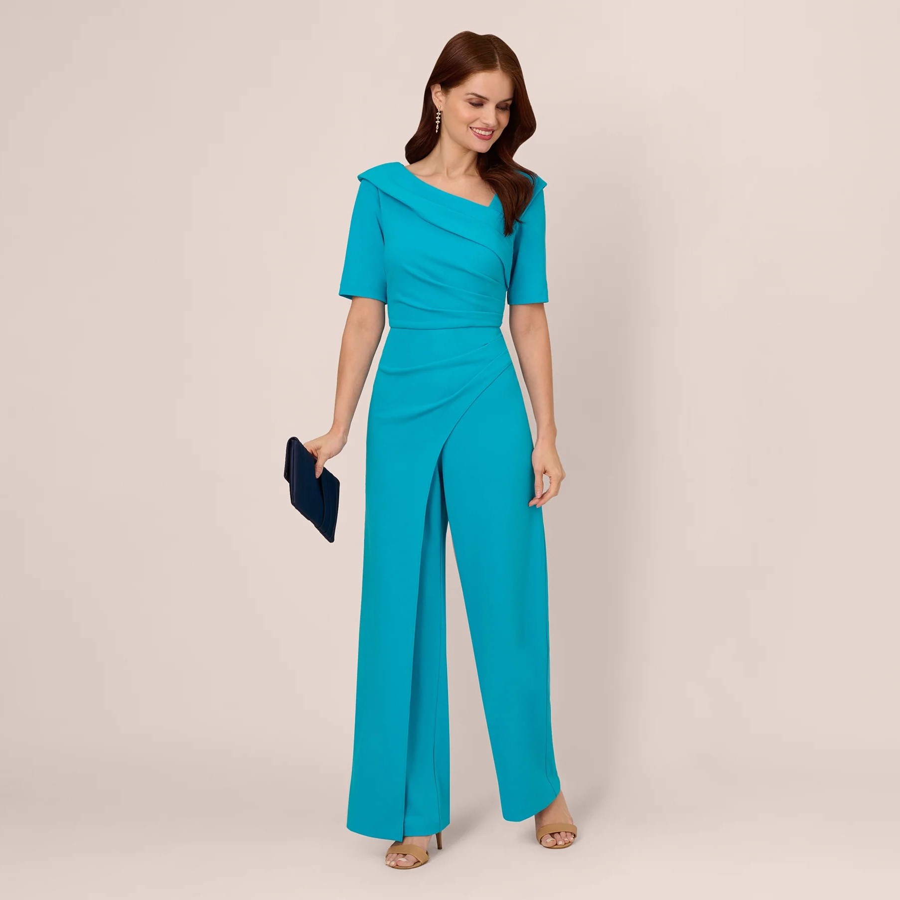 difference between romper and jumpsuit